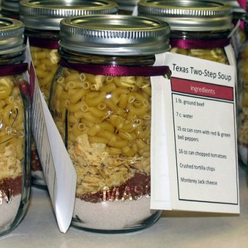 Texas 2 step jar mix soup is a super easy food mix to give as gifts are store for quick weeknight meals.