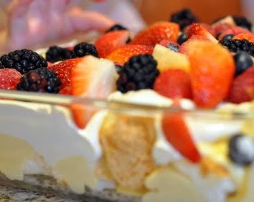 easy berry trifle