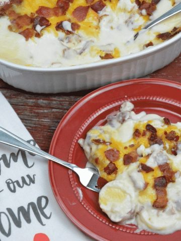 Hard-boiled egg and bacon breakfast casserole combines sliced hard-boiled eggs, crumbled bacon, a white sauce and cheese for the best brunch recipe. #Breakfast #Eggs #Casserole #Bacon
