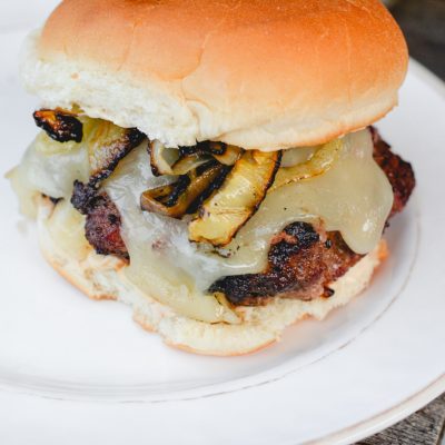 These all-beef patties are full of onion flavor and cheese for a new favorite French onion soup burger for French onion lovers.