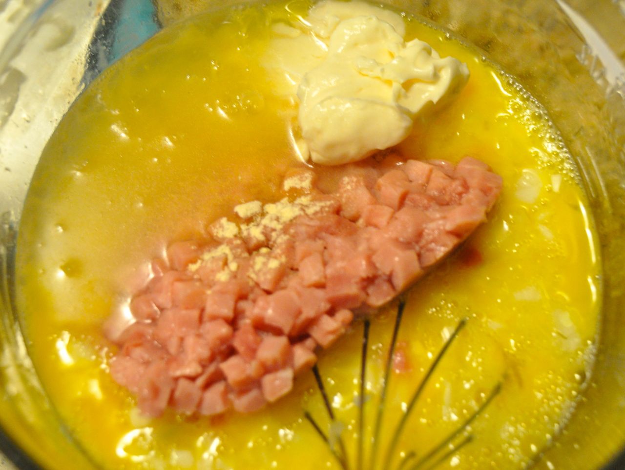 onion ham water mayo in eggs