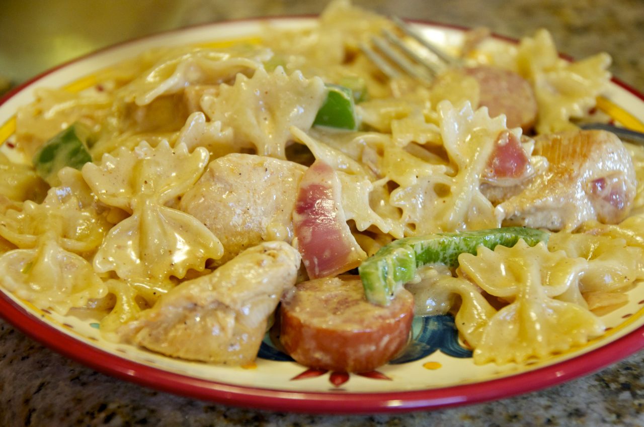 Cajun Chicken and Smoked Sausage Pasta - Beyer Beware