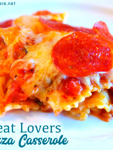 Meat lovers pizza casserole is a simple pizza pasta casserole recipe loaded with pepperoni and sausage, spaghetti sauce, and cheese.