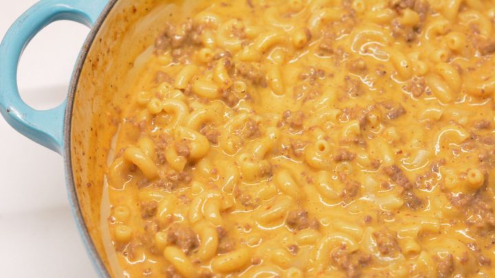 Remove the skillet cheeseburger macaroni and cheese from the heat and let set for 5 minutes before serving.