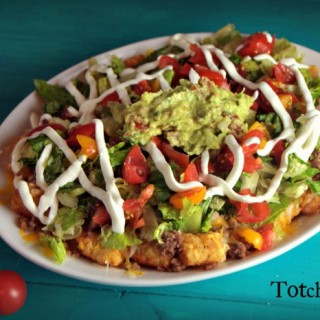 Totchos Platter -Tater Tots topped with traditional nacho toppings. Awesome switch up for a quick weeknight meal.