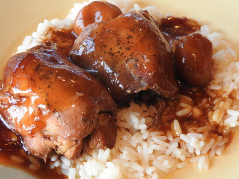 This week's Whatcha Crockin' crock pot recipes include Crockpot Sweet and Spicy Kielbasa Bites, Crock Pot Teriyaki Chicken Thighs, Crock Pot Unstuffed Cabbage Soup, Slow Cooker Santa Fe Omelet, Crock Pot Blueberry Dump Cake, Slow Cooker Honey BBQ Wings, Beer Braised Crock Pot Pork Carnitas and much more!