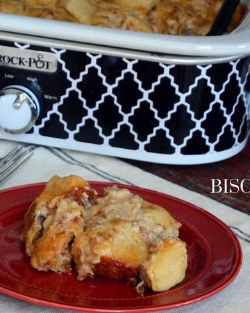 Want to feed a crowd biscuits and gravy easily? Look no further than this crock pot biscuits and gravy casserole recipe that can be kept warm all morning.