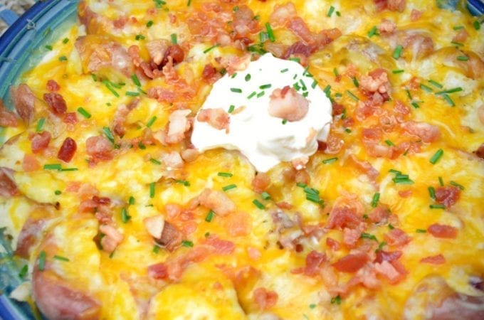 Quick cheesy potatoes are an easy loaded cheesy potatoes recipe with all of your loaded baked potato toppings that can be done in under 20 minutes.