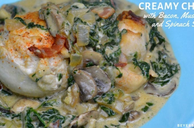 Low-Carb Creamy Chicken, Bacon, Mushroom, and Spinach Skillet is the new go-to 15-minute meal I make and then enjoy for lunch throughout the week. #LowCarb #Keto #Chicken #Bacon
