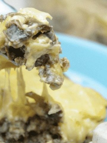 Keto Mushroom Swiss Burger Casserole recipe is a simple low carb ground beef casserole combining hamburger, swiss cheese, mushrooms and baked for 20 minutes. #keto #LowCarb #GroundBeef #Burger #Casserole #Hamburger #Beef #KetoRecipes