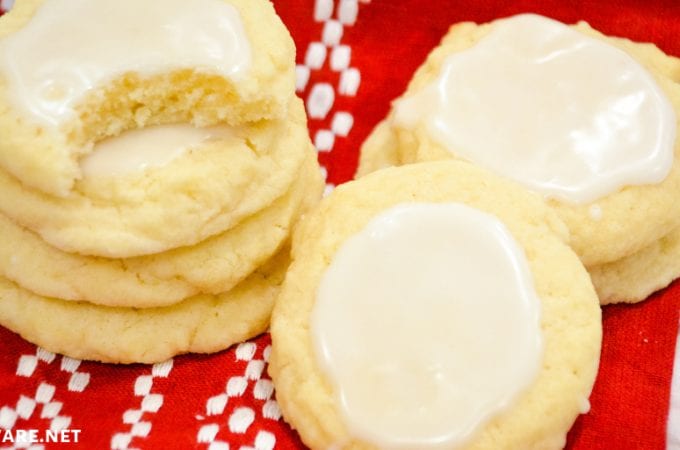 Almond Meltaway Cookies are a simple shortbread style cookie with almond flavoring and a simple almond-flavored icing. #Cookies #Almond #Meltaway