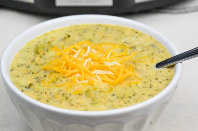 Low Carb Broccoli Cauliflower soup is the low-carb version of cheddar and broccoli soup with the help of cream cheese, heavy whipping cream, and xanthan gum to make the broccoli and cauliflower come together for a creamy low-carb soup.