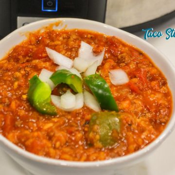 Crock pot taco hamburger and rice soup is a taco-seasoned stuffed pepper soup with a tomato base, rice, bell peppers, onions, and ground beef and slow-cooked to a delicious, hearty soup.