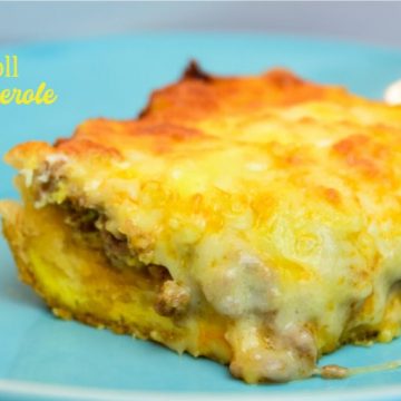 Crescent roll breakfast casserole is an easy to make sausage breakfast casserole recipe with 5 ingredients.