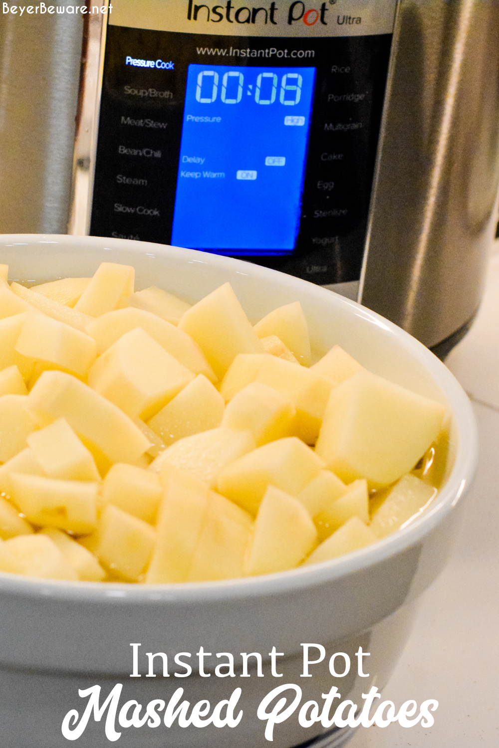 How to make mashed potatoes in the Instant Pot is something everyone who owns an instant pot should know how to do since it is the fastest and easiest way to make creamy mashed potatoes.