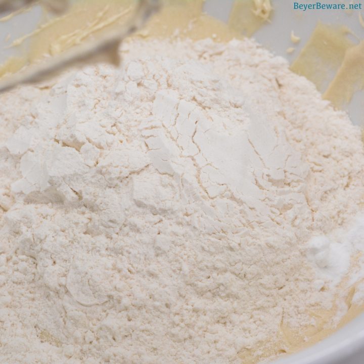 Cream the eggs and sugar together. Then add the melted Crisco and butter. Dump in the pudding mix and add vanilla. 