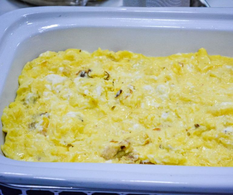 Fluffy Crock Pot Scrambled Eggs