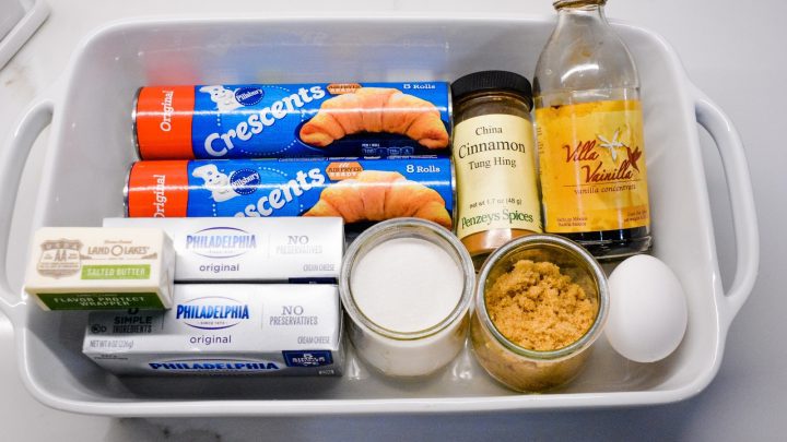 Snickerdoodle cream cheese bar ingredients
Crescent Rolls
Cinnamon
Brown Sugar
Butter
Cream Cheese
Vanilla
Egg
Sugar