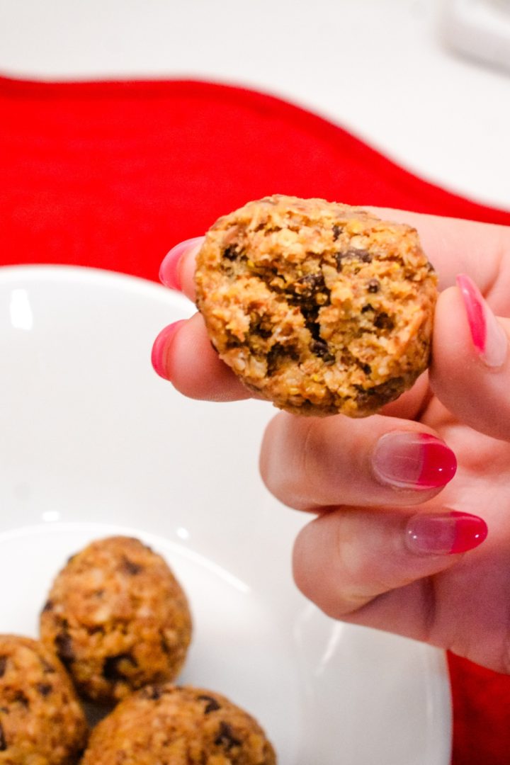 No-bake energy bites are the perfect snack – packed with wholesome ingredients of peanut butter, oats, and flaxseed and easy to make.