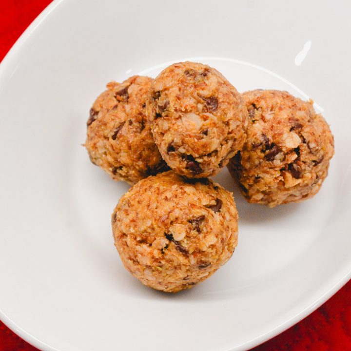 No-bake energy bites are the perfect snack – packed with wholesome ingredients of peanut butter, oats, and flaxseed and easy to make.