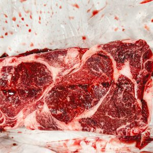 Select high-quality, well-marbled steaks. Ribeye and New York strip cuts are excellent choices for grilling because of their rich flavor and tenderness. Make sure the steaks are about 1.5 inches thick for optimal grilling results.