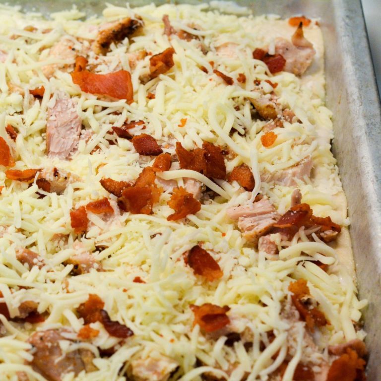 Homemade Chicken Bacon Ranch Pizza Recipe - Beyer Eats and Drinks