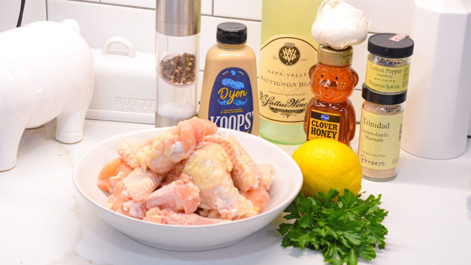 Here are the ingredients you need to make honey garlic smoked wing
